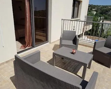 Luxury 4 Bed Paphos فيلة *