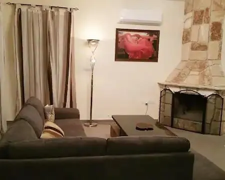 Luxury 4 Bed Paphos فيلة Mesoyi