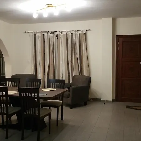 فيلة Luxury 4 Bed Paphos