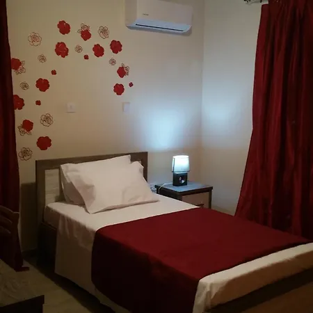 Luxury 4 Bed Paphos فيلة *