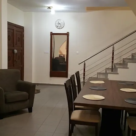 فيلة Luxury 4 Bed Paphos *