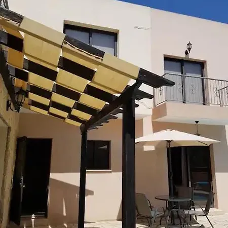 Luxury 4 Bed Paphos Villa