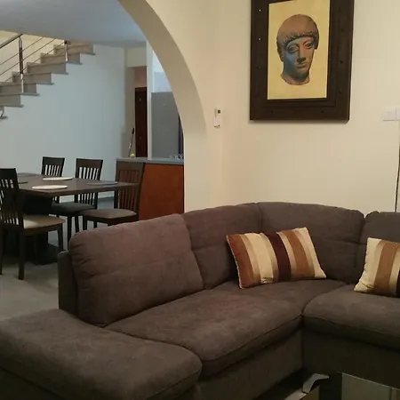 Luxury 4 Bed Paphos Villa *